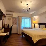 Room 27 @ Arc De Triomphe